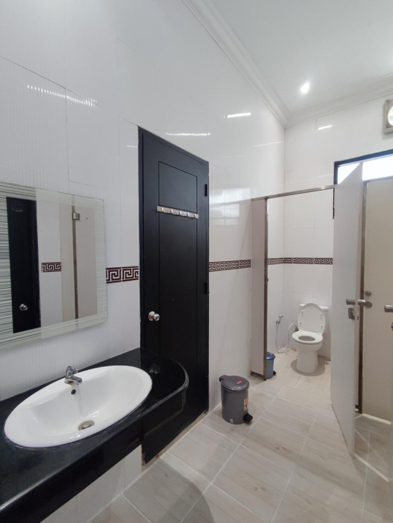 Fora Capsule Hostel Tuban קוטה לומבוק מראה חיצוני תמונה